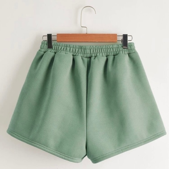 SHEIN Sweat Shorts - Picture 2 of 6